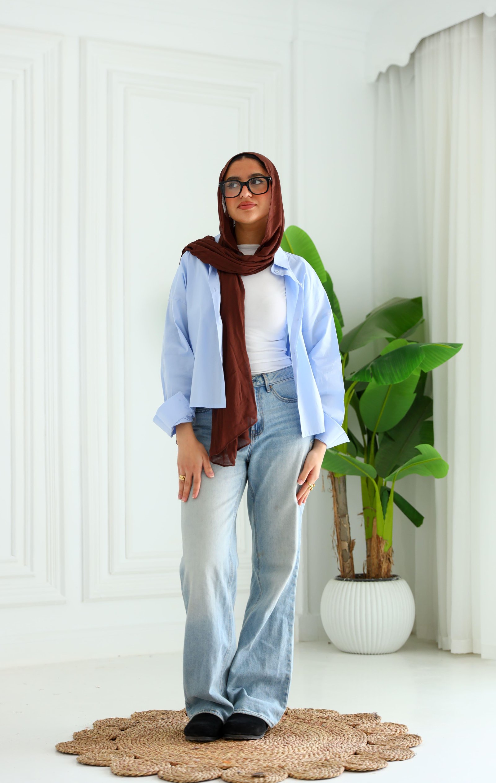 Baby blue cropped shirt gallery image