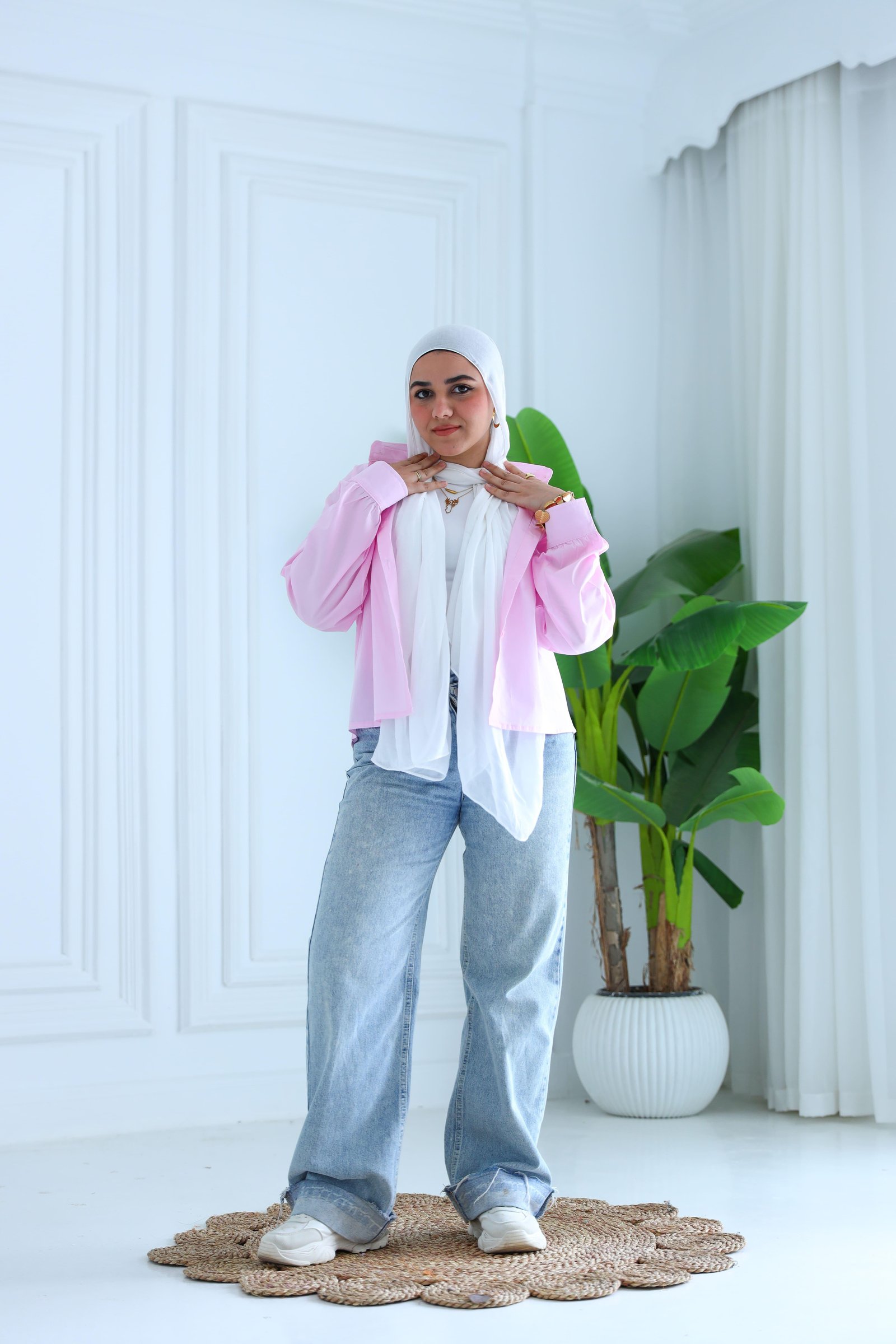 Baby Pink cropped shirt gallery image