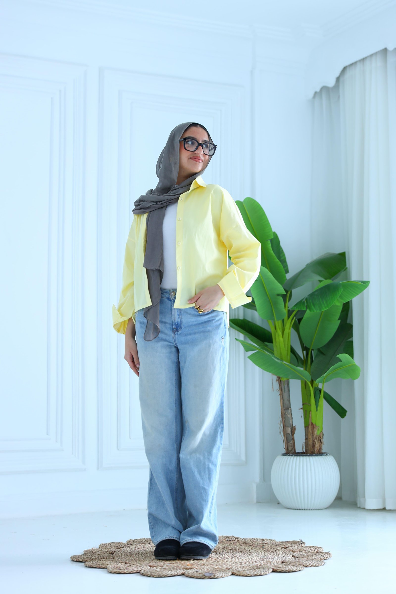 Yellow cropped shirt gallery image