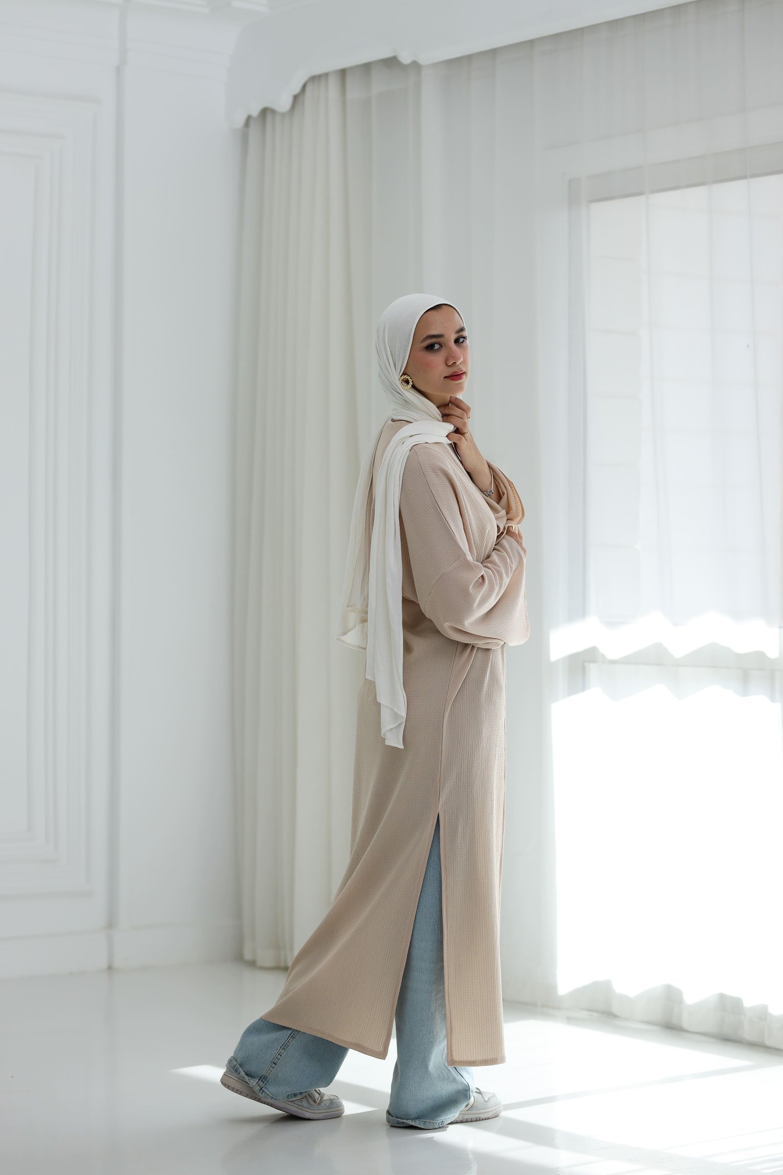 Beige kimono gallery image