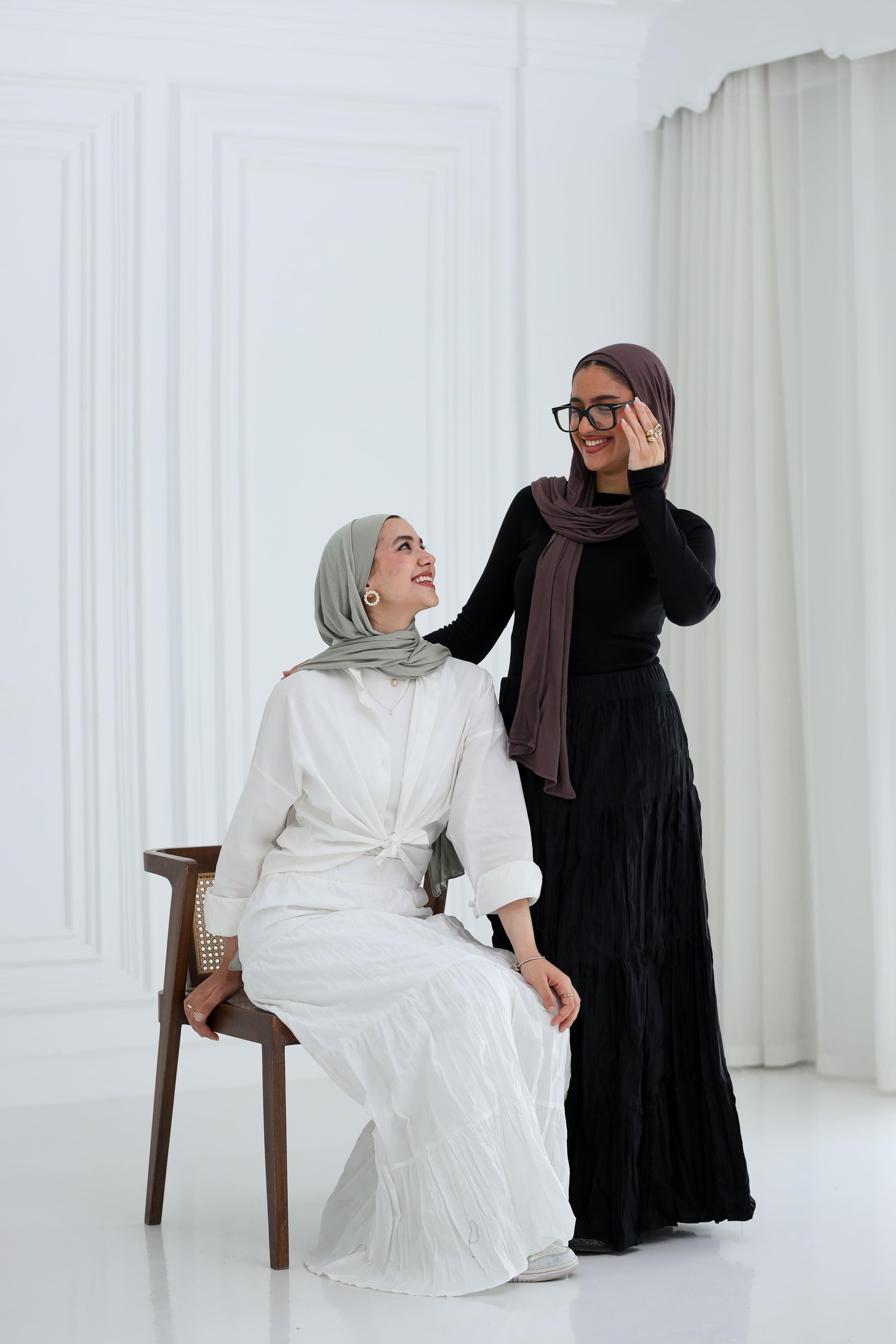 Black luna skirt gallery image