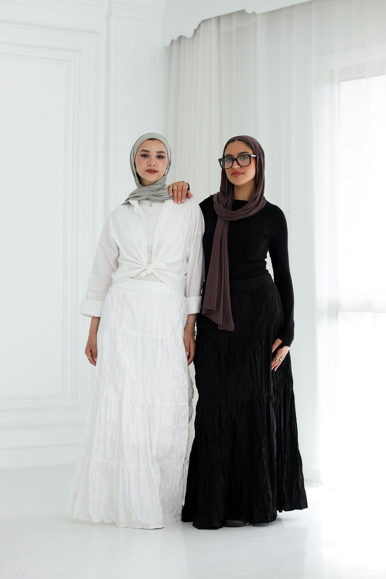 Black luna skirt gallery image