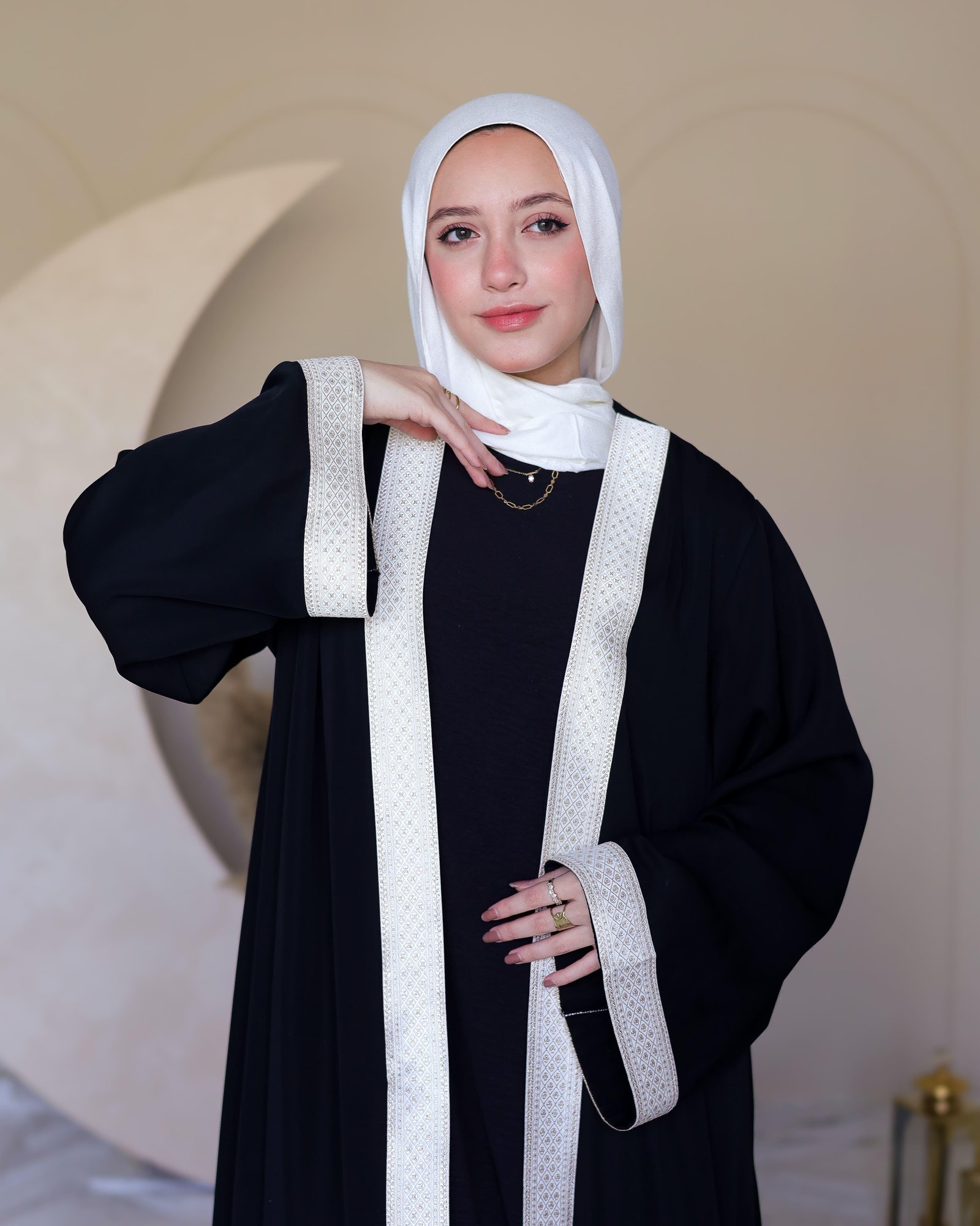 Layali kaftan gallery image