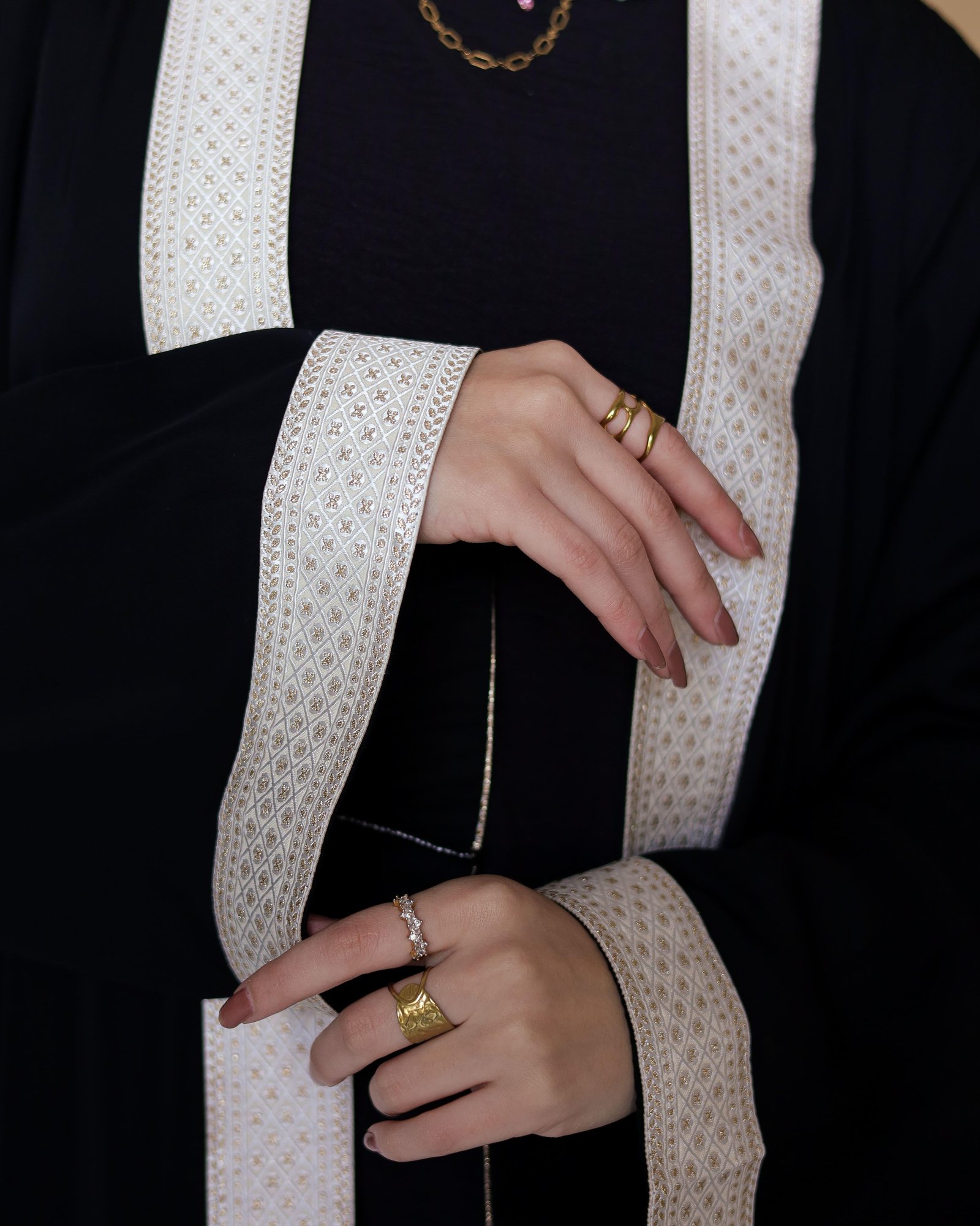 Layali kaftan gallery image