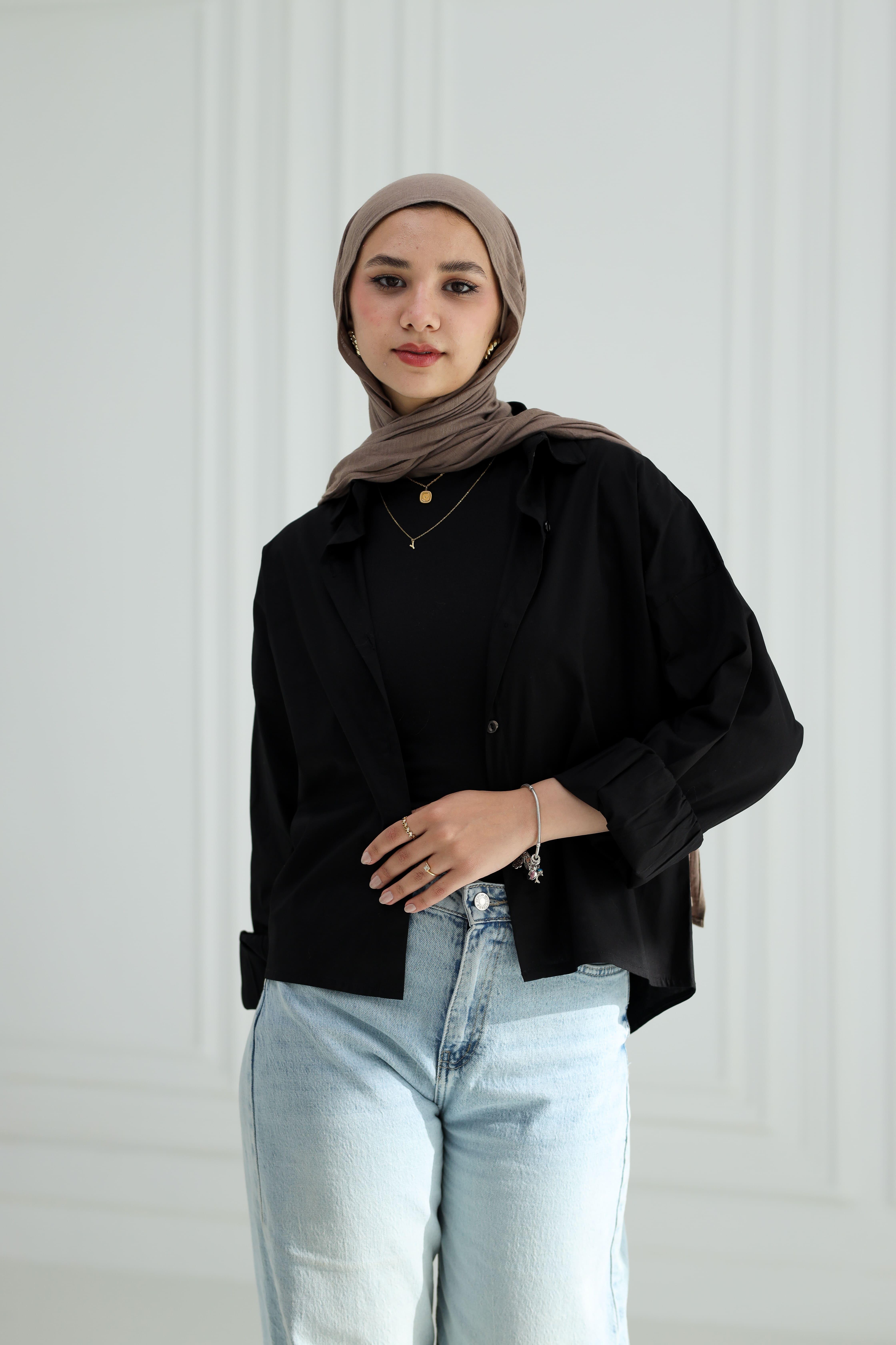 Black cropped shirt