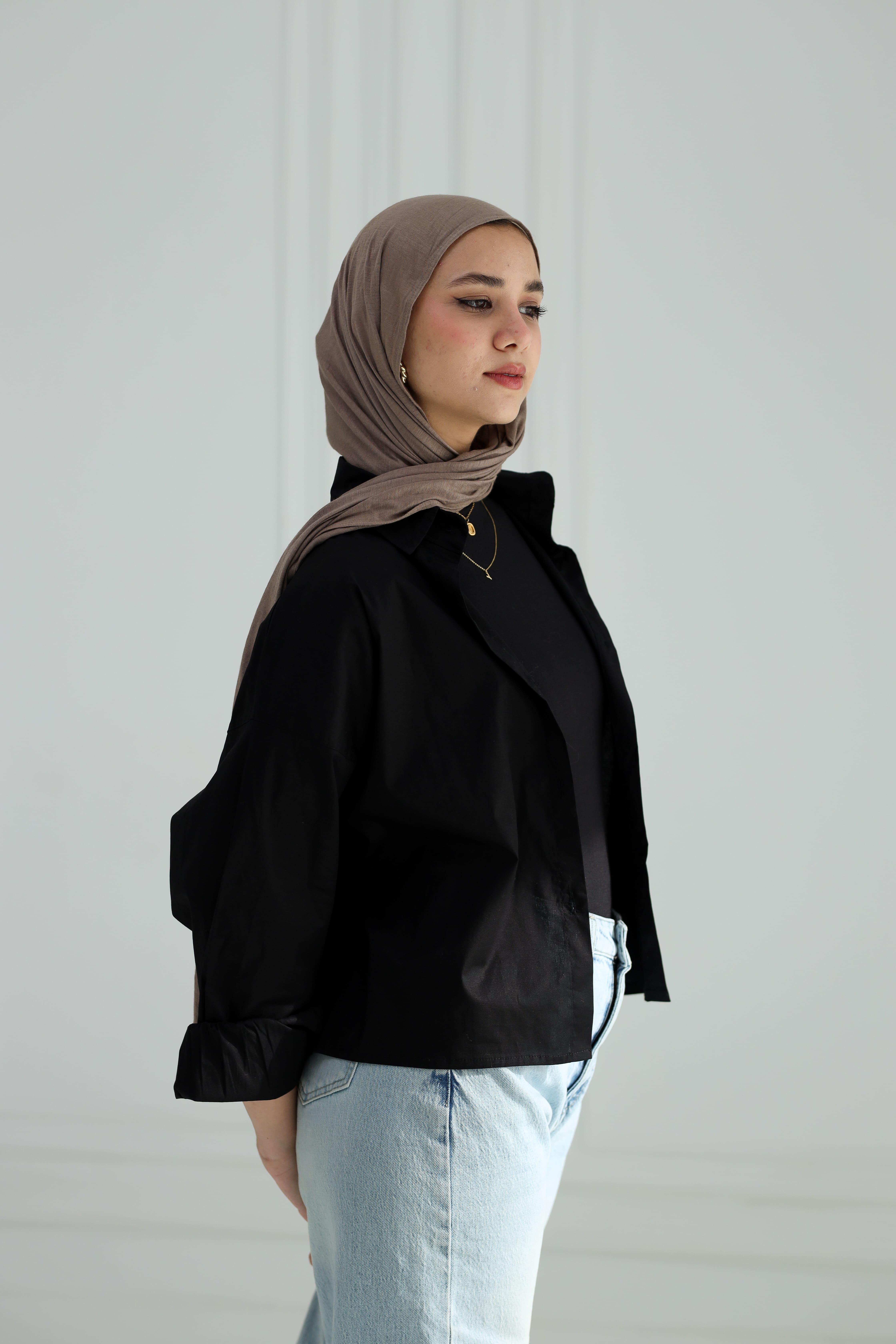 Black cropped shirt